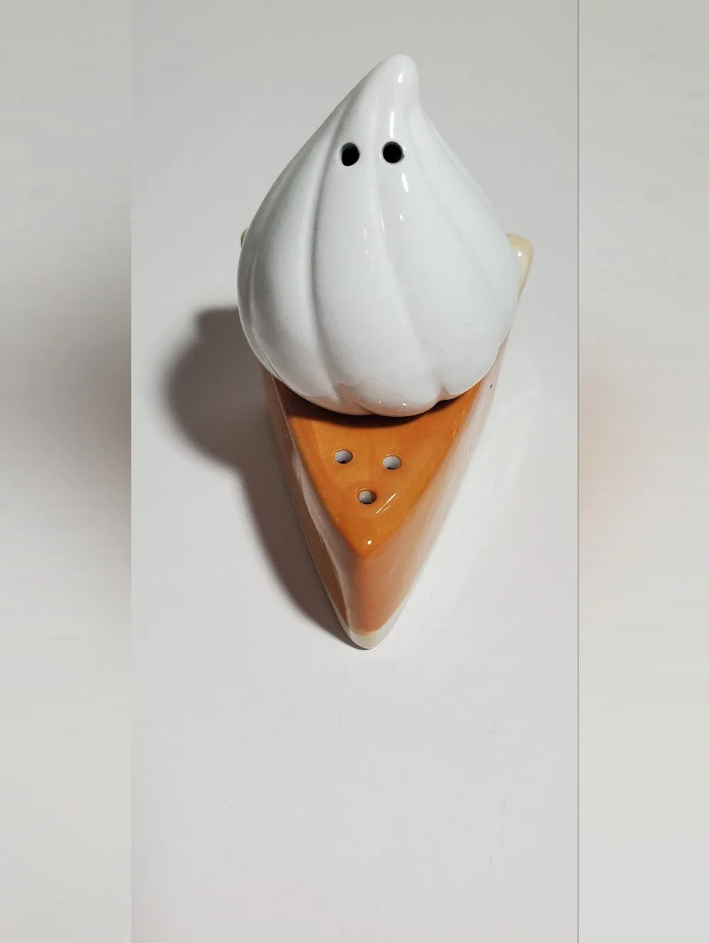 Pumpkin Pie HolidayThemed with Whipped-Topping Salt & Pepper Shaker Set NWOT